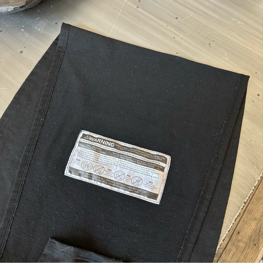 Momcozy Black Handsfree wrap carrier - Picture 4 of 4